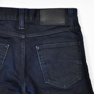 Uniqlo Uj T00 Skinny Fit Tapered Jeans 